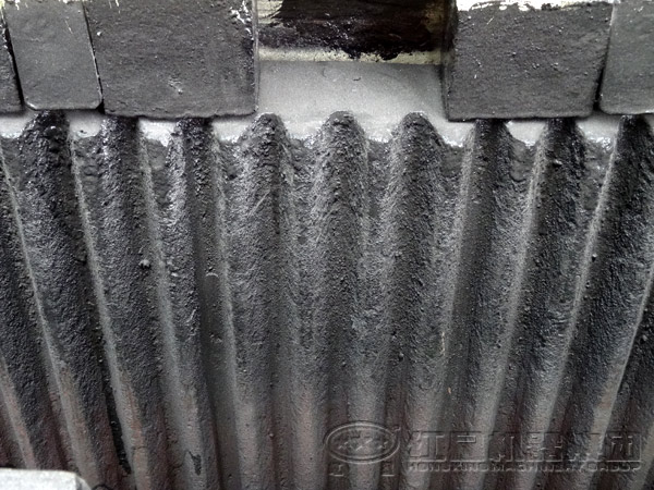 鄂式破碎機鄂板全面升級