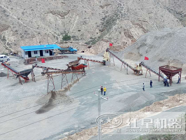 全套環(huán)保型河卵石碎沙機(jī)加工現(xiàn)場(chǎng)