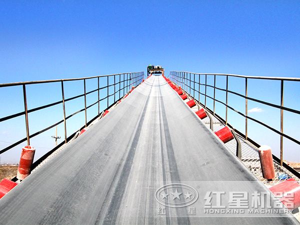 膠帶輸送機(jī)生產(chǎn)線現(xiàn)場