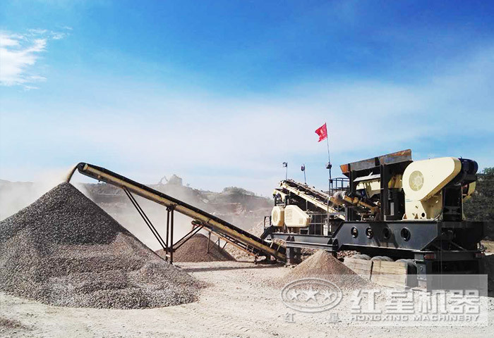 移動式環(huán)保機(jī)制砂設(shè)備加工現(xiàn)場
