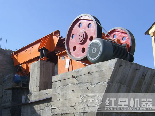 振動(dòng)給料機(jī)生產(chǎn)線現(xiàn)場(chǎng)