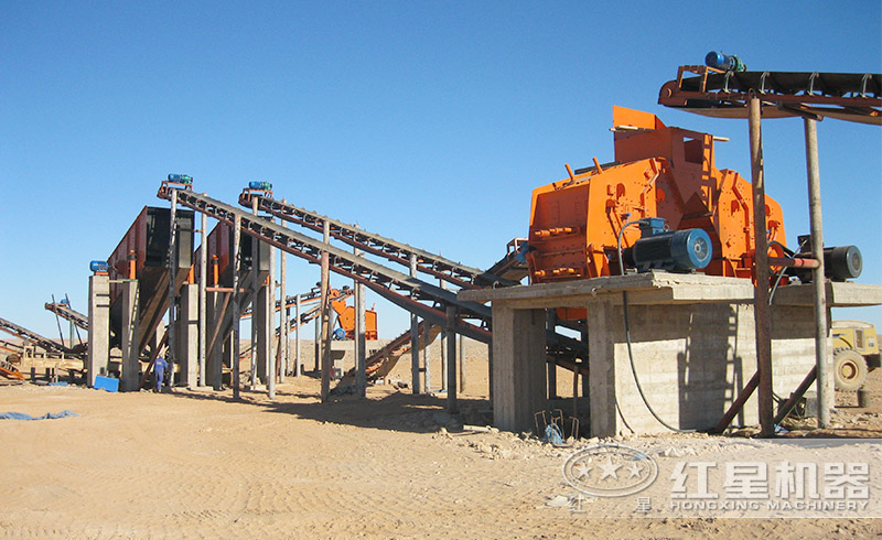 反擊式破碎機安裝現場