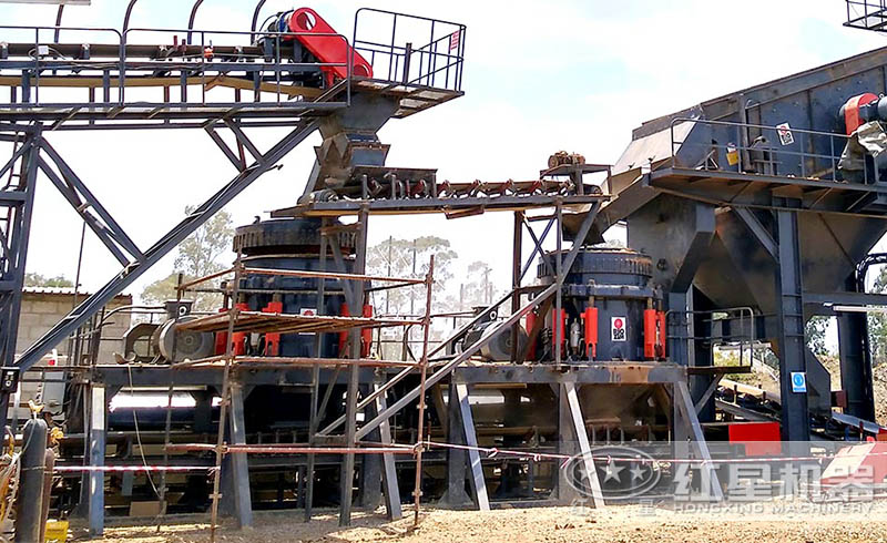 圓錐式破碎機性能優(yōu)、產(chǎn)量高，被廣泛應(yīng)用于各大砂石生產(chǎn)線