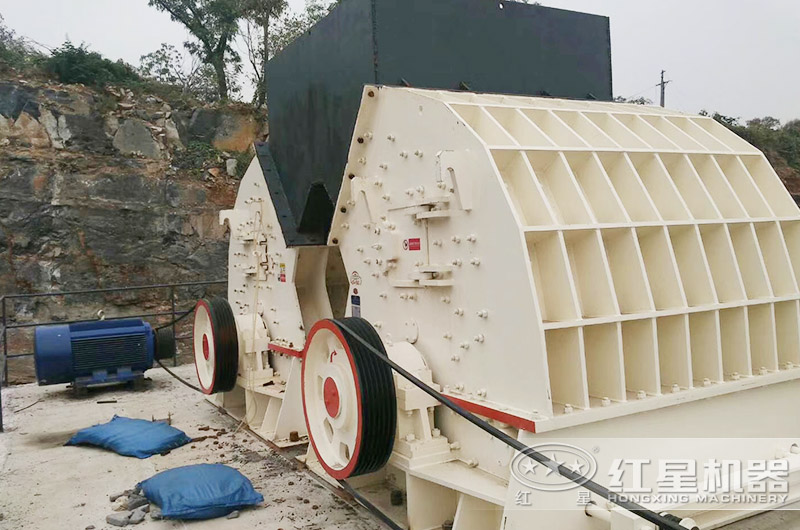 紅星錘式破碎機(jī)生產(chǎn)線現(xiàn)場