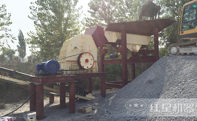 紅星錘式破碎機(jī)生產(chǎn)線現(xiàn)場(chǎng)