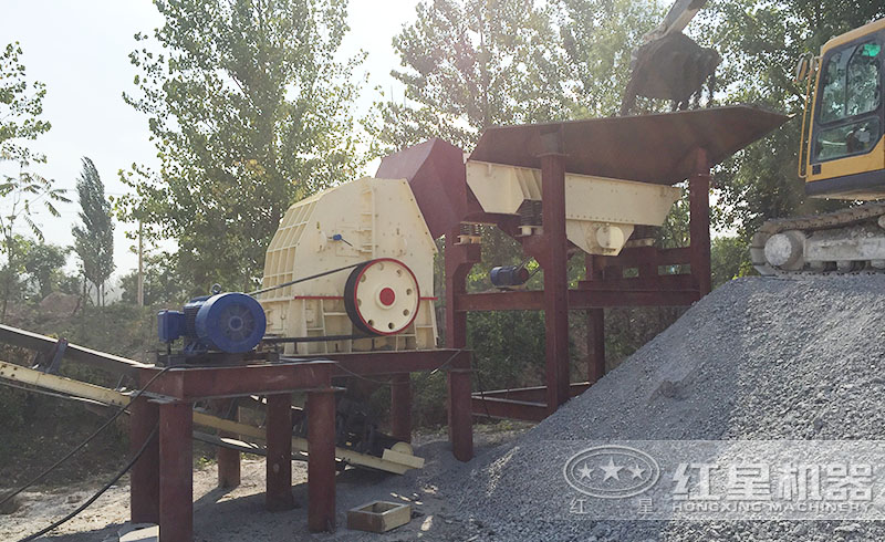 紅星錘式破碎機(jī)現(xiàn)場