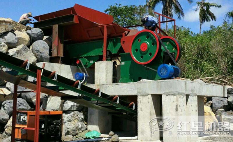 紅星顎式破碎機(jī)碎石現(xiàn)場