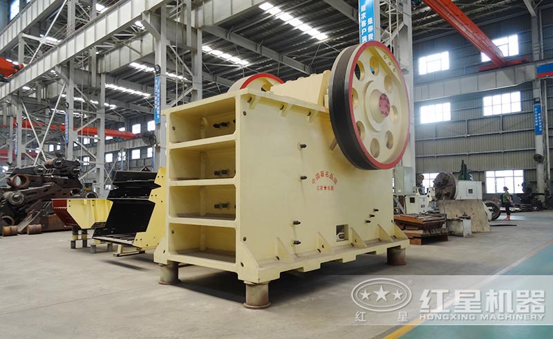 紅星PE鄂破機結構簡單，運行可靠，石料粗碎利器