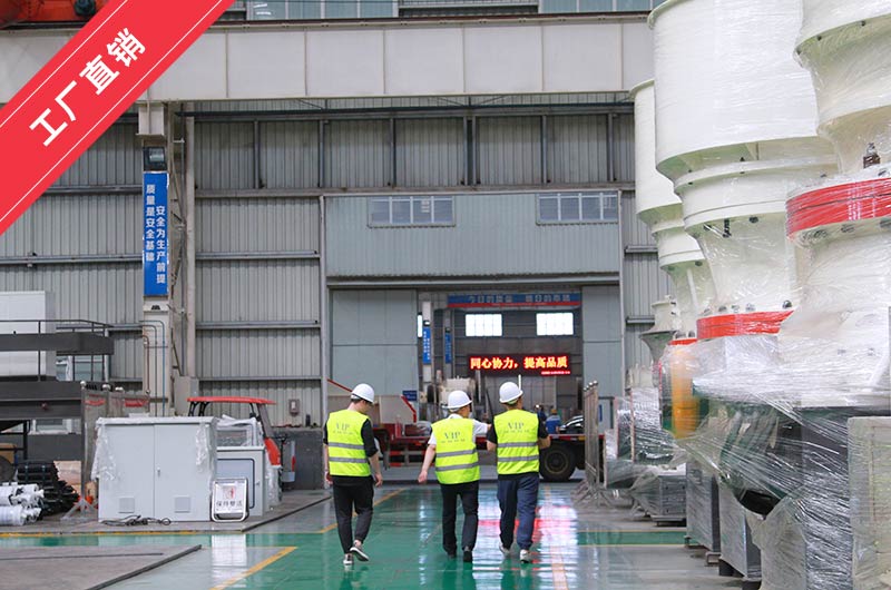 用戶來紅星廠區(qū)參觀了解12石子破碎設(shè)備