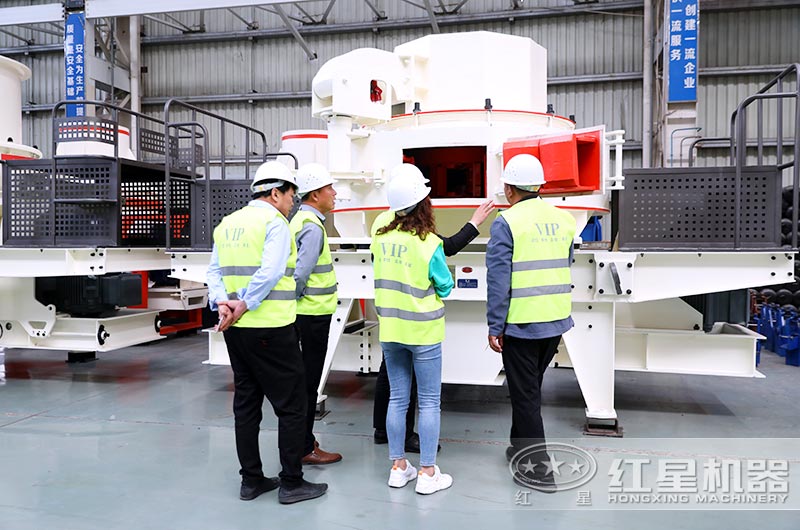 客戶來(lái)廠進(jìn)行設(shè)備參觀