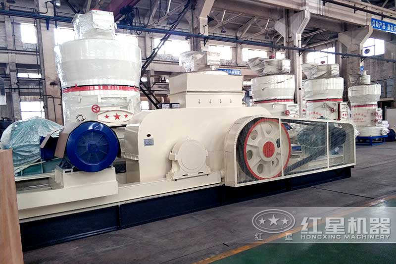 對(duì)輥式破碎機(jī)生產(chǎn)車間實(shí)拍