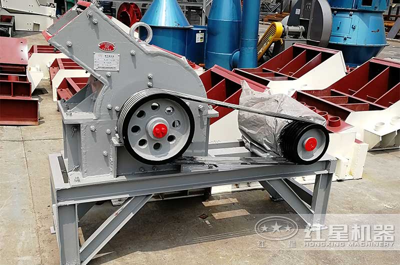 小型錘式破碎機設(shè)備實拍