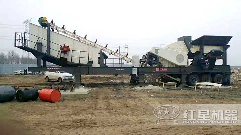 移動(dòng)錘式粉煤機(jī)安裝現(xiàn)場