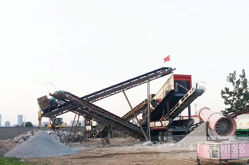 輪胎式移動(dòng)破碎站應(yīng)用現(xiàn)場(chǎng)
